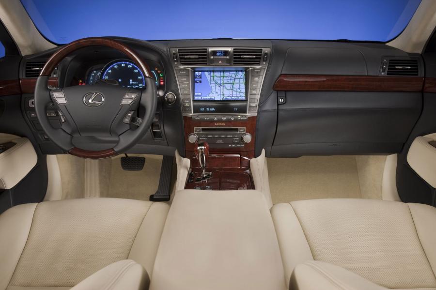  Lexus LS600h L 2010 года  (фото 5 из 22)
